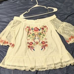 Umgee small off shoulder lace embroidered blouse